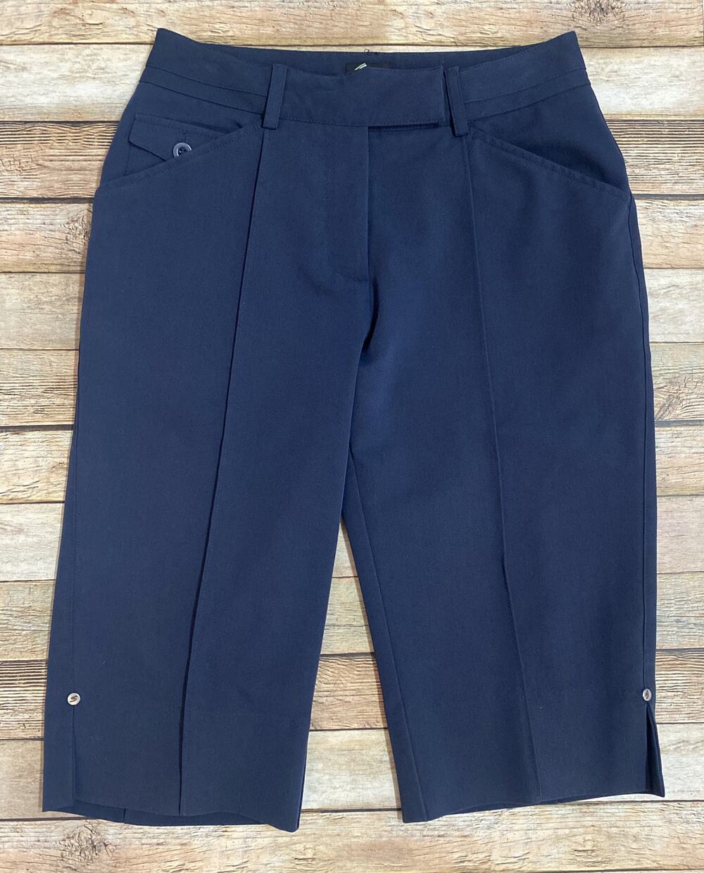 Swing Bette&court Womens Size 4 Navy Blue Golf Capris “Tanya Fit”